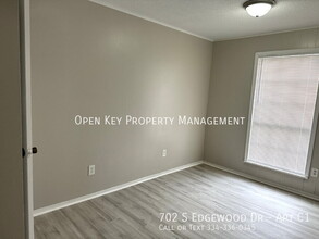 702 S Edgewood Dr in Dothan, AL - Building Photo - Building Photo