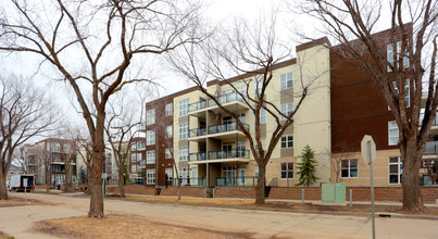 Glenora Gates in Edmonton, AB - Building Photo - Building Photo