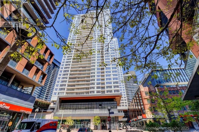 property at 19-2919 Bathurst St