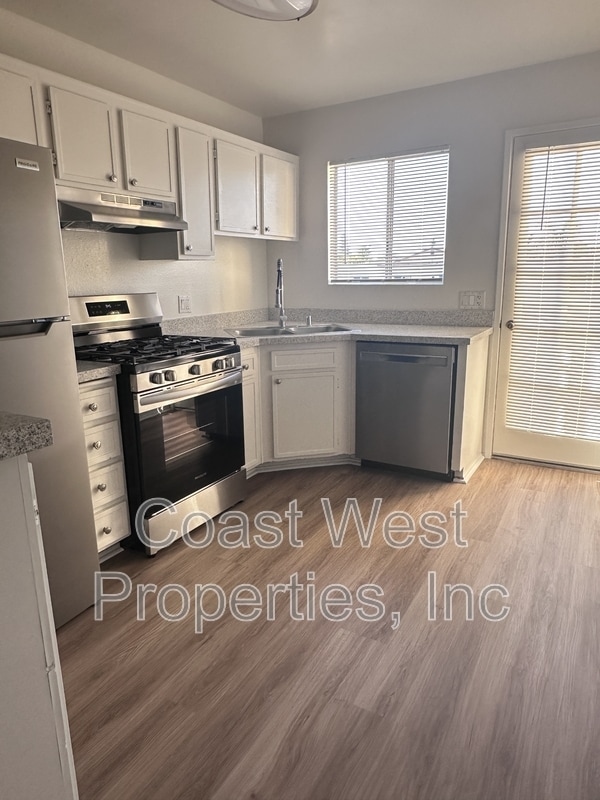 property at 495 Chestnut Ave