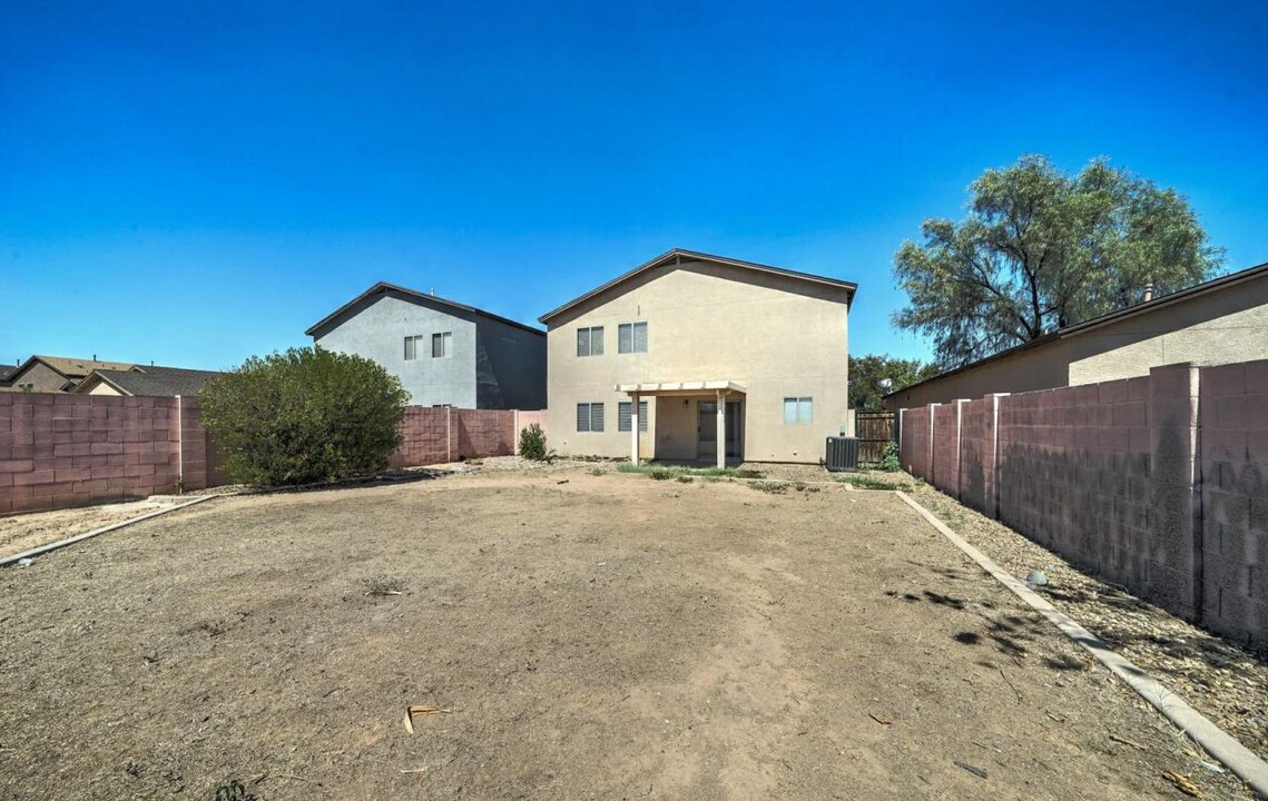 1867 E Desert Rose Trl in San Tan Valley, AZ - Foto de edificio