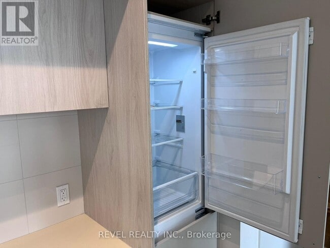 448 Burnhamthorpe Rd W in Mississauga, ON - Building Photo - Building Photo