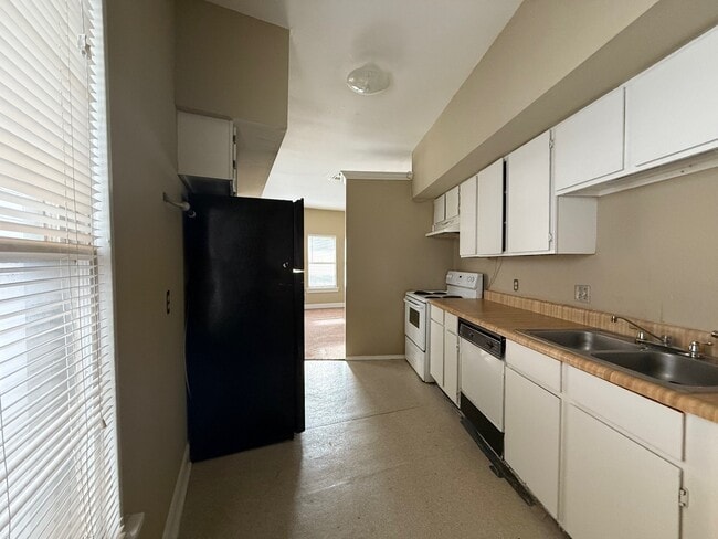 property at 2515 Taft St