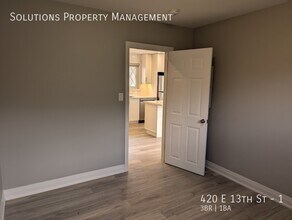 420 E 13th St in Hamilton, ON - Building Photo - Building Photo