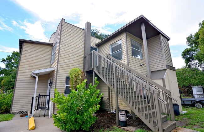 property at 912 Hart St