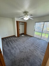 Silver Drive Apartments in Baraboo, WI - Foto de edificio - Building Photo