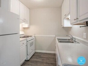 2 Creekside Cir, Unit 34 in Pittsboro, NC - Foto de edificio - Building Photo