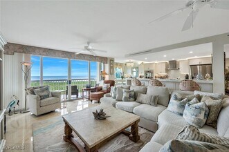 6573 Marissa Loop in Naples, FL - Foto de edificio - Building Photo