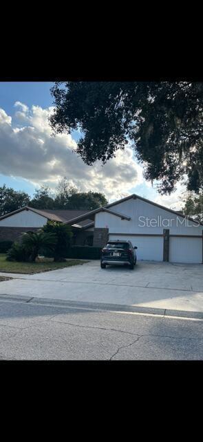 17922 Clear Lake Dr in Lutz, FL - Building Photo - Building Photo