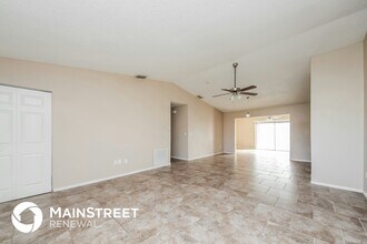 2162 Dickens St NE in Palm Bay, FL - Foto de edificio - Building Photo