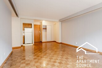 4180 N Marine Dr, Unit 311 in Chicago, IL - Foto de edificio - Building Photo