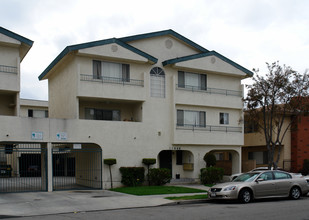 Pacific Villas in Hawthorne, CA - Building Photo - Building Photo