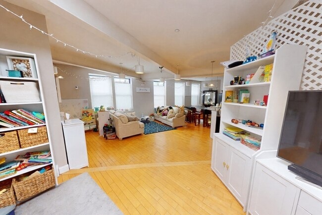 property at 72 Kent St