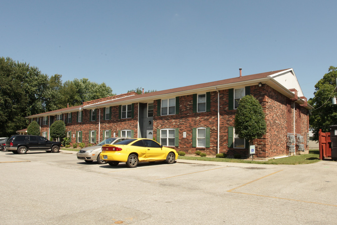 Spring Manor Apartments in Louisville, KY - Foto de edificio