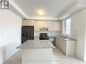 11 Franklin Ave in Toronto, ON - Building Photo - Building Photo