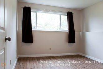 2 Bedroom, Cat Friendly, Laundry In Unit in Lethbridge, AB - Building Photo - Building Photo