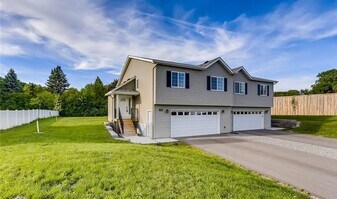 5520 Lindsay St in Golden Valley, MN - Building Photo