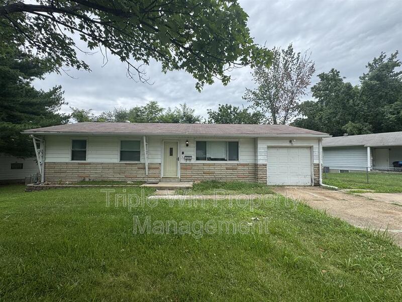 10201 Lilac Ave in St. Louis, MO - Building Photo