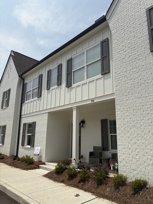 property at 586 Meadow Crest Cir