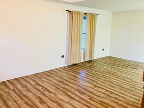 3524 Willowview Ct in Aurora, IL - Building Photo - Building Photo