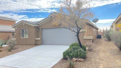 7821 Barntucket Ave in Las Vegas, NV - Foto de edificio - Building Photo