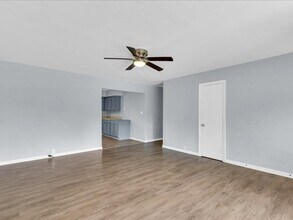 615 Breen Dr in Champaign, IL - Building Photo - Building Photo