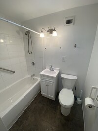 38 Juniper St, Unit 114 in Brookline, MA - Building Photo - Building Photo