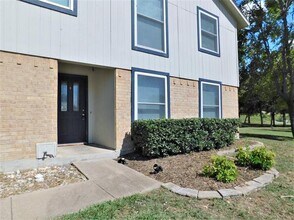 219 Wildfire Dr in Lewisville, TX - Building Photo - Building Photo