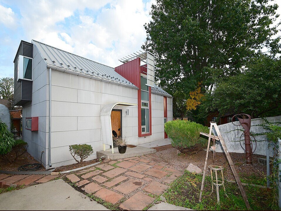 1018 S 36th St in Omaha, NE - Building Photo