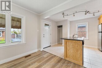65 E 11th St in Hamilton, ON - Building Photo - Building Photo