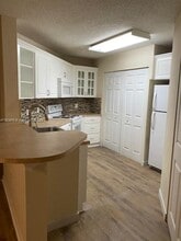 6296 NW 186th St in Hialeah, FL - Building Photo - Building Photo