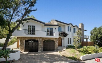 23550 Valley View Rd in Calabasas, CA - Building Photo