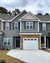 1808 Fox Den Way in Greenville, NC - Building Photo