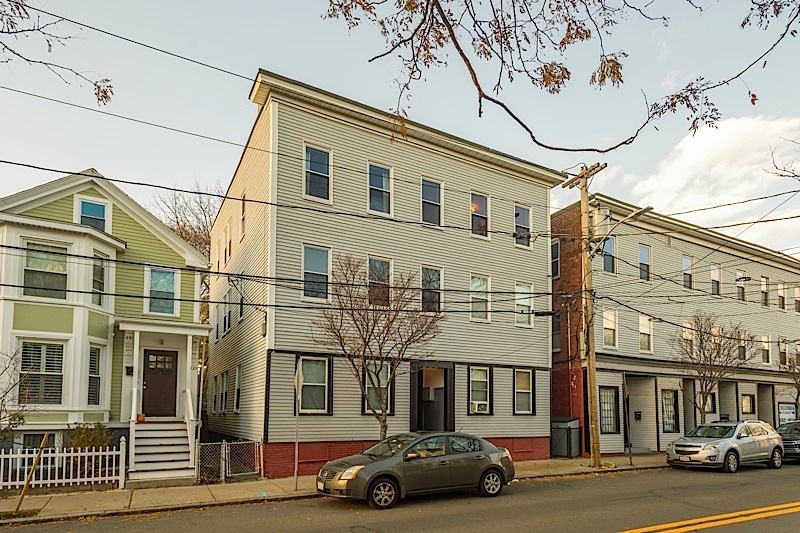 152 Columbia St, Unit 2L in Cambridge, MA - Building Photo