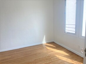 916-918 S Holt Ave in Los Angeles, CA - Foto de edificio - Building Photo