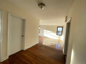 141 E Hartsdale Ave in Hartsdale, NY - Building Photo - Building Photo