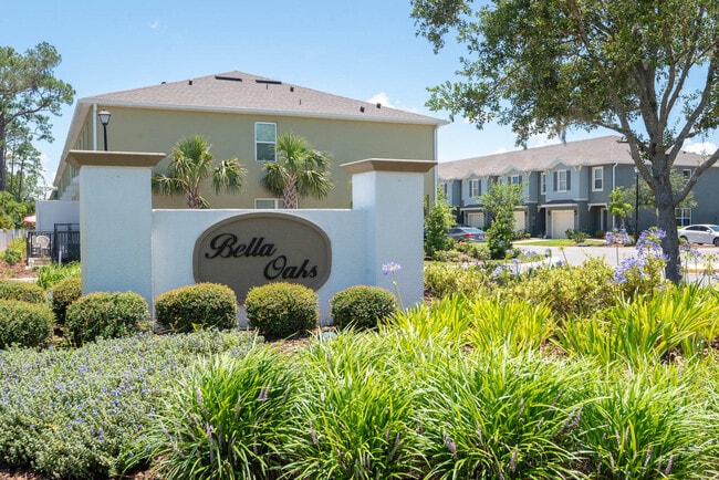 8 Bella Oaks Dr in Port Orange, FL - Building Photo - Building Photo