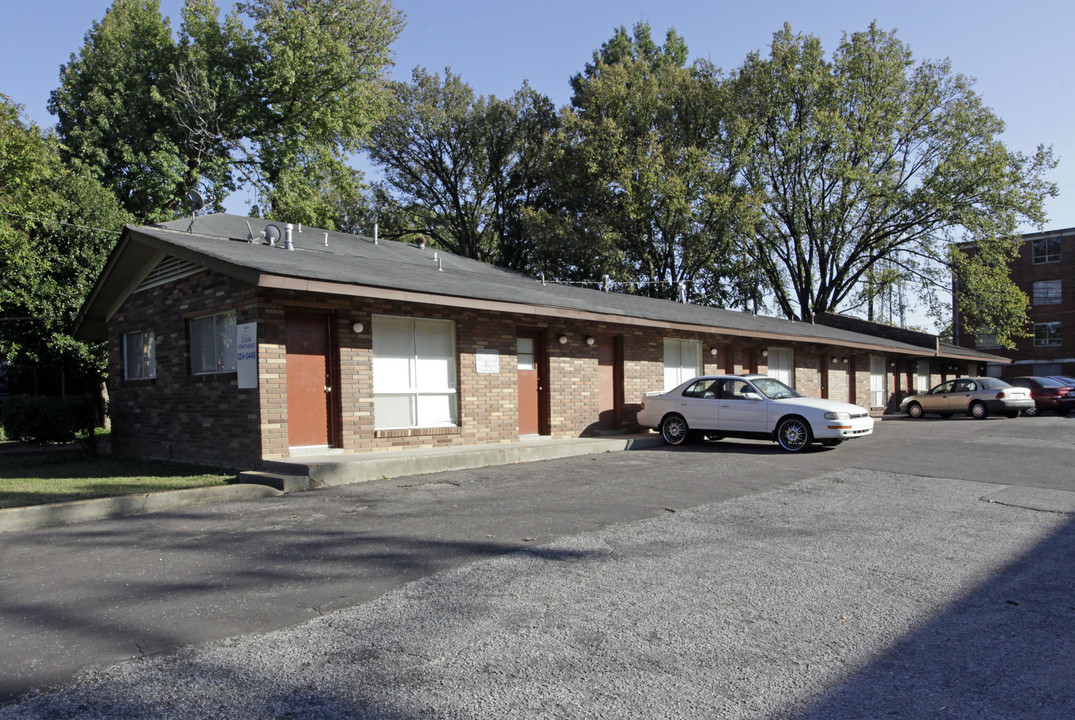 Lisa Apartments in Memphis, TN - Building Photo