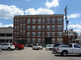 418 Avery St in Parkersburg, WV - Building Photo