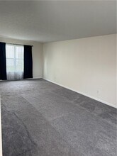 3 Sweet Alysum Wy in West Henrietta, NY - Foto de edificio - Building Photo