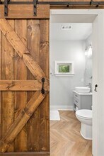 93 S W Ave in Fayetteville, AR - Foto de edificio - Building Photo