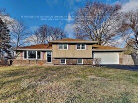 26W064 Harrison St in Wheaton, IL - Building Photo