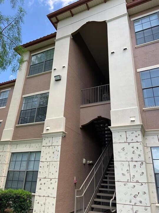 6137 Metrowest Blvd in Orlando, FL - Building Photo