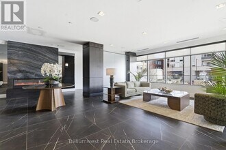 155 Caroline St S in Waterloo, ON - Building Photo - Building Photo