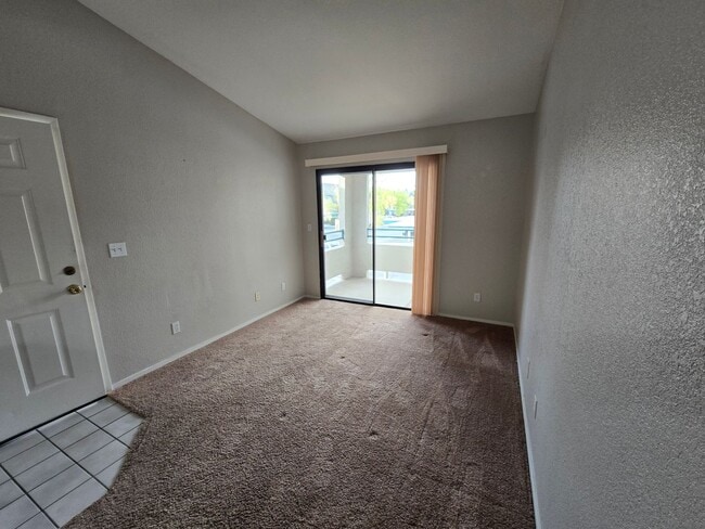 5111 S Lindell Rd in Las Vegas, NV - Building Photo - Building Photo