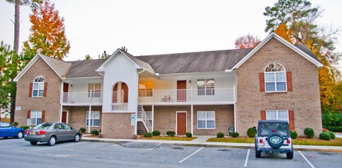 Tree Tops Villas in Winterville, NC - Building Photo