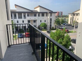 10443 NW 82nd St in Doral, FL - Building Photo