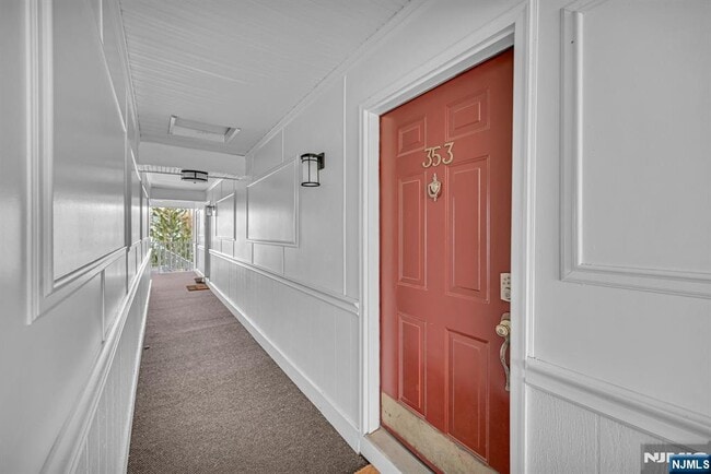 353 Cottonwood Way in Mahwah, NJ - Building Photo - Building Photo