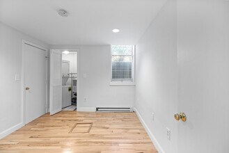 1763 Beacon St, Unit 2 in Brookline, MA - Building Photo - Building Photo