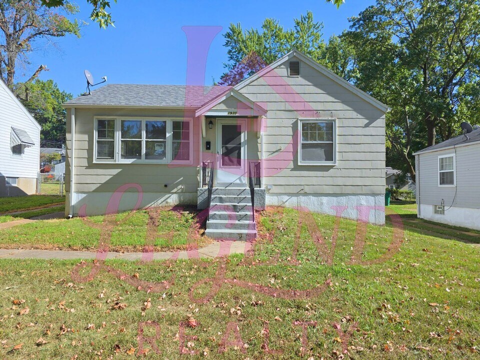 1936 Raft Dr in St. Louis, MO - Building Photo